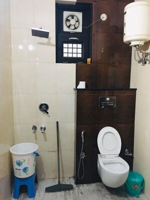 Bathroom in 2 BHK Builder Floor at Sector 46 – for Rent