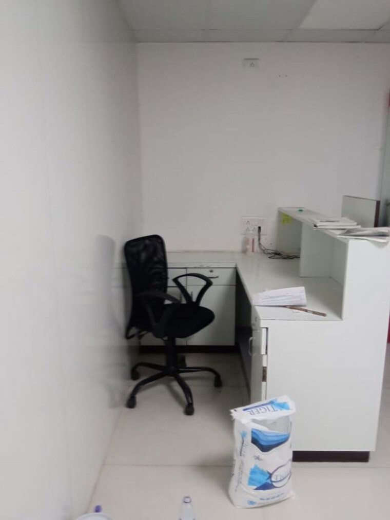 Team Area, real-tech-park Commercial Office Space 2030 Sq.Ft. In Vashi Sector 30a Navi Mumbai 10268733