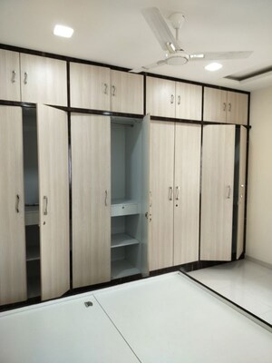 Room in 3 BHK Apartment at Nitish Jayabheri Samudayam, Hi Tech City – for Rent