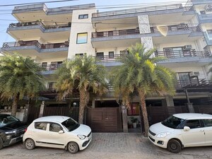 Studio Builder Floor – Exterior View View at Sector 45 - for Rent