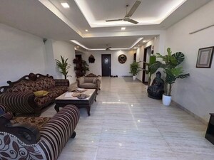 Gym in Studio Builder Floor at Sector 45 – for Rent