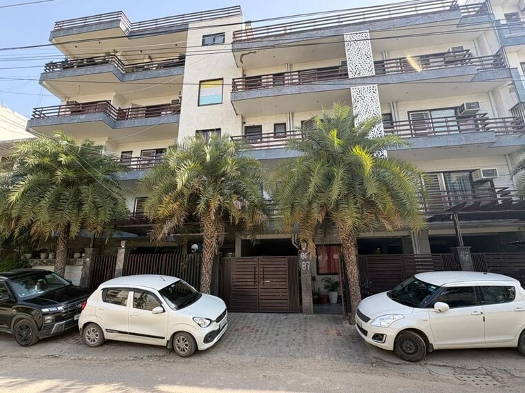  Parking, sector 45 Studio 649 Sq.Ft. Builder Floor In Sector 45 Gurgaon 10268740