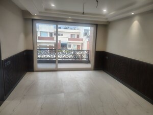 Room in 4 BHK Builder Floor at Panchkula Urban Estate – for Sale