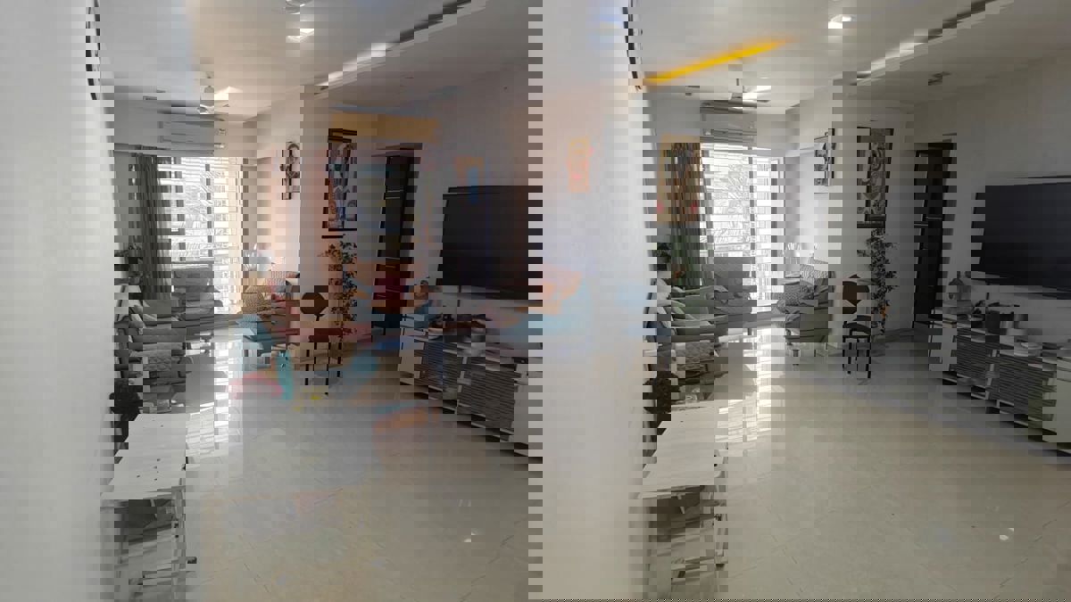 3 BHK 1100 Sq.Ft. Apartment in Rangoli Goghari Mansion