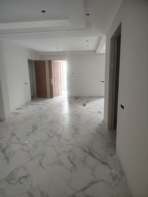 Room in 4 BHK Builder Floor at Panchkula Urban Estate – for Sale