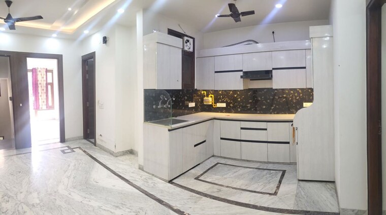 Kitchen, gyan khand i 4 Bedroom 250 Sq.Mt. Builder Floor In Gyan Khand I Ghaziabad 10268811