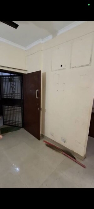 Room in 2 BHK Apartment at Supertech Ecovillage I, Sector 1 Greater Noida – for Rent