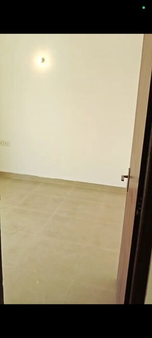 Room in 1 BHK Apartment at Supertech Ecovillage I, Sector 1 Greater Noida – for Rent