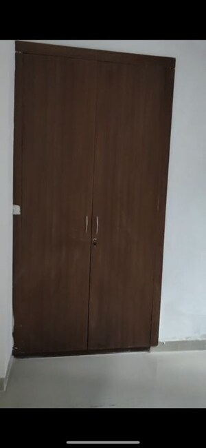 Furnished Amenities in 3 BHK Apartment at RG Luxury Homes, Sector 16b Greater Noida – for Rent