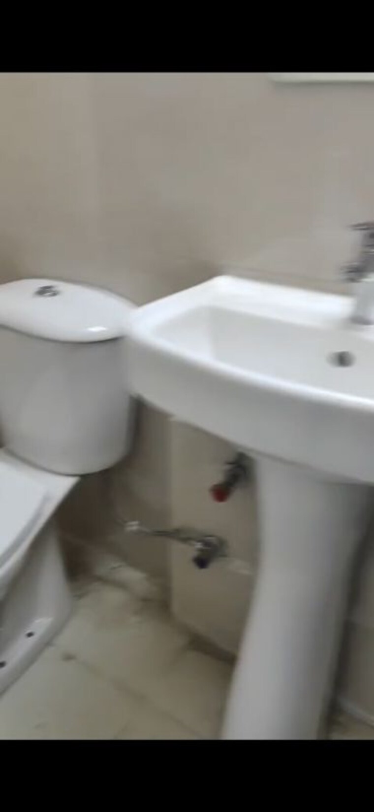 Bathroom, rg-luxury-homes 3 Bedroom 1661 Sq.Ft. Apartment In Sector 16b Greater Noida Greater Noida 10268894