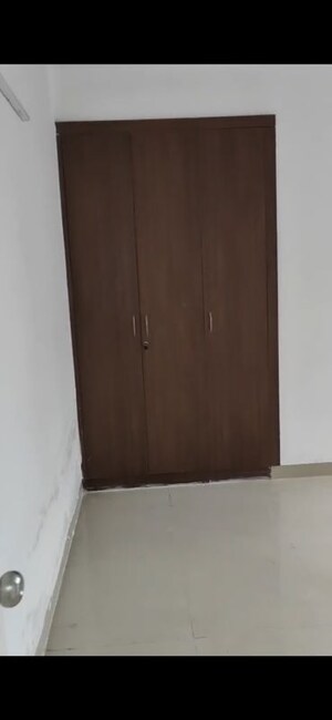 Furnished Amenities in 3 BHK Apartment at RG Luxury Homes, Sector 16b Greater Noida – for Rent