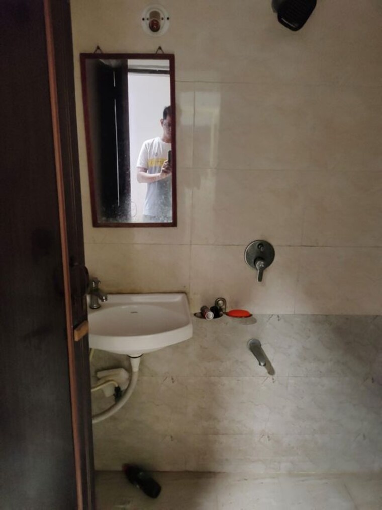 Bathroom, abhishek-ashtavinayak-complex 1 Bedroom 600 Sq.Ft. Apartment In Kasheli Thane 10268958