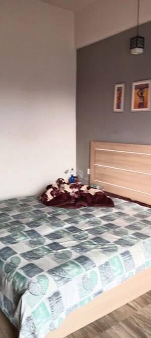 Parking in 1 BHK Apartment at Paramount Golfforeste, Zeta I Greater Noida – for Rent