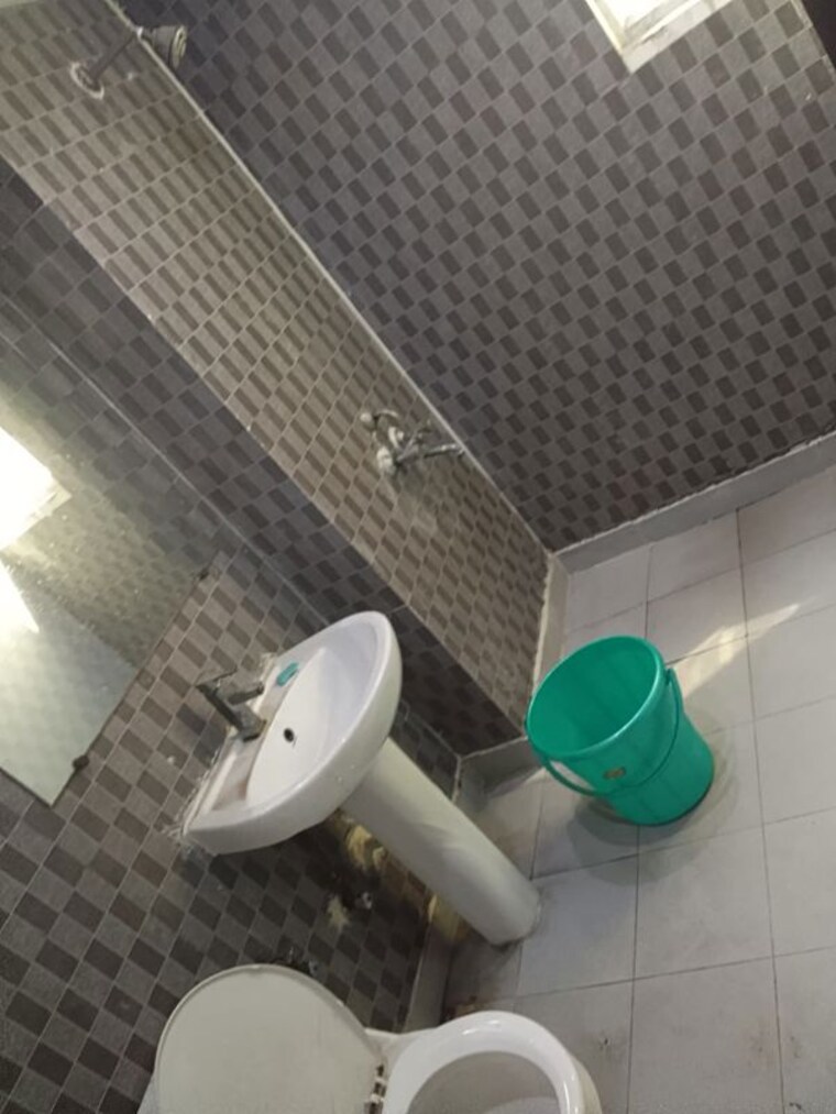 Bathroom, kbnows-apartment 4 Bedroom 1940 Sq.Ft. Apartment In Sector 16 Greater Noida Greater Noida 10268934