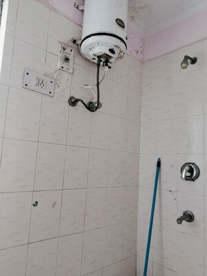 Bathroom in 1 BHK Apartment at Vasant Kunj – for Rent