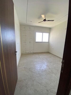 Room in 3 BHK Apartment at Malwa Escon Primera, International Airport Road – for Rent