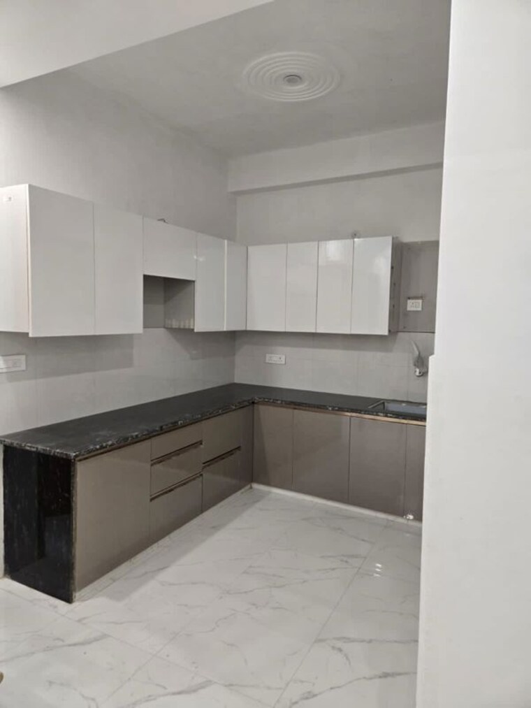Kitchen, suman-enclave-tusyana 2.5 Bedroom 1200 Sq.Ft. Builder Floor In Tusyana Greater Noida 10269182