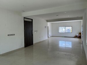   Showroom at New Thippasandra – for Sale