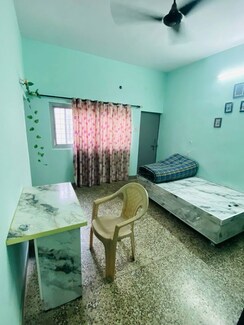 Pg For Rent in Vineet Khand