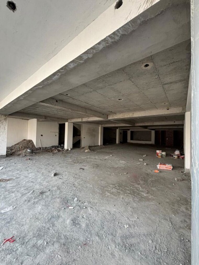  Parking, sultanpur Commercial Office Space 4200 Sq.Ft. In Sultanpur Delhi 10269331