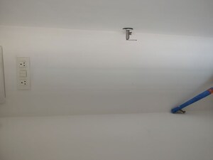 Room in 2 BHK Apartment at Kalpataru Sunrise Grande, Kolshet Road – for Rent