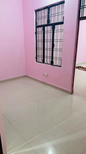 Room in 2 BHK Independent House at Sharma Complex, Alambagh – for Rent