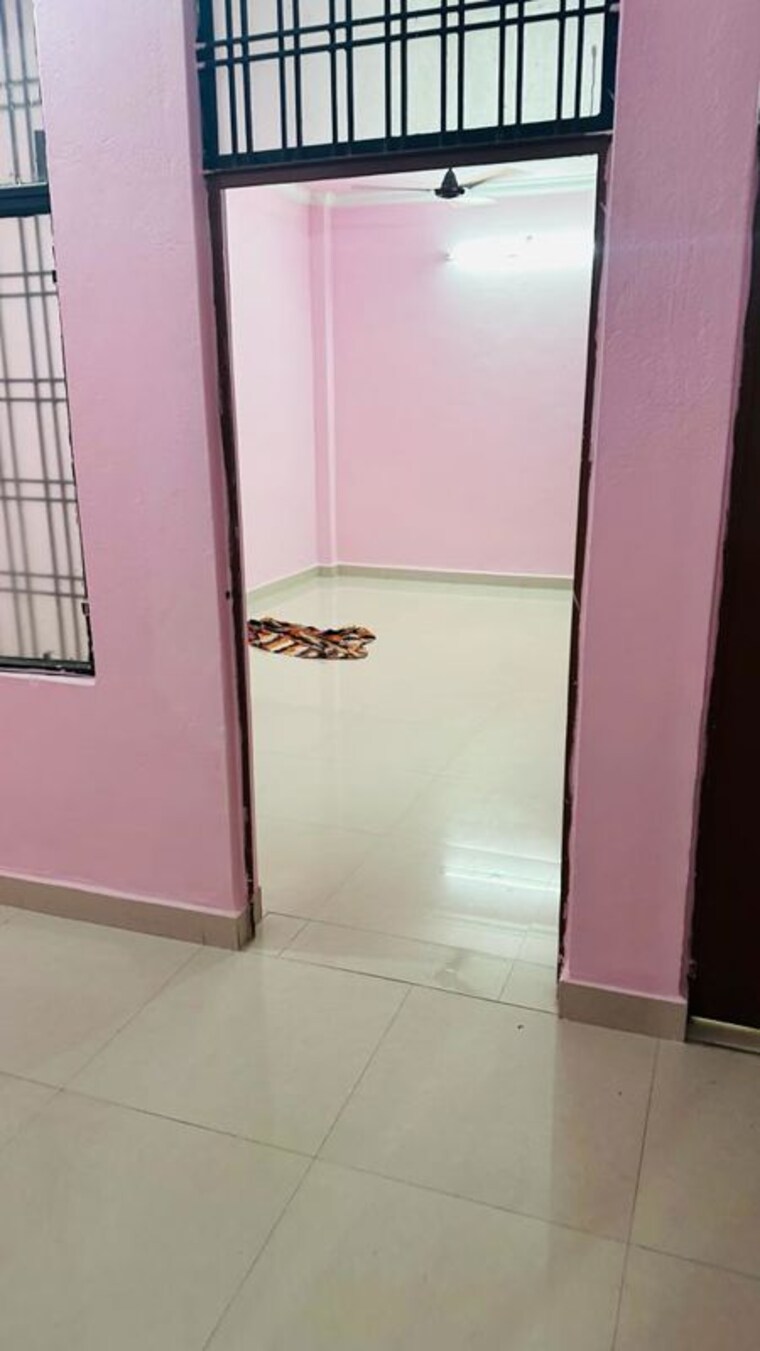 Room, sharma-complex 2 Bedroom 1200 Sq.Ft. Independent House In Alambagh Lucknow 10269369