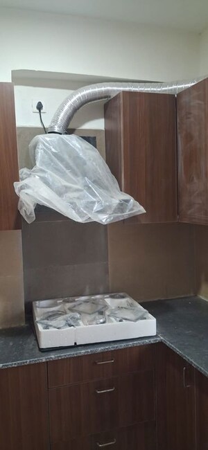 Bathroom in 3.5 BHK Apartment at Amrapali Heartbeat City, Sector 107 – for Rent