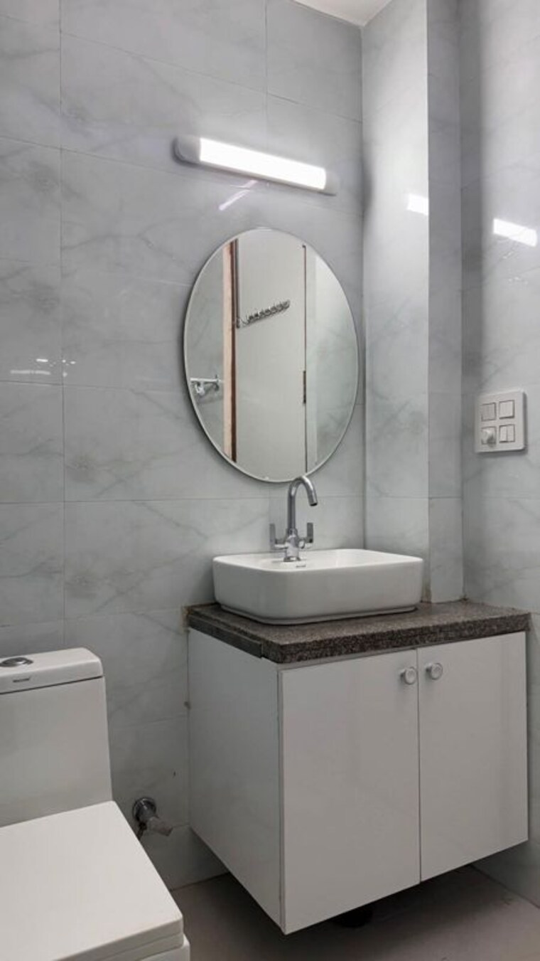 Bathroom, saket 2 Bedroom 1000 Sq.Ft. Apartment In Saket Delhi 10269401