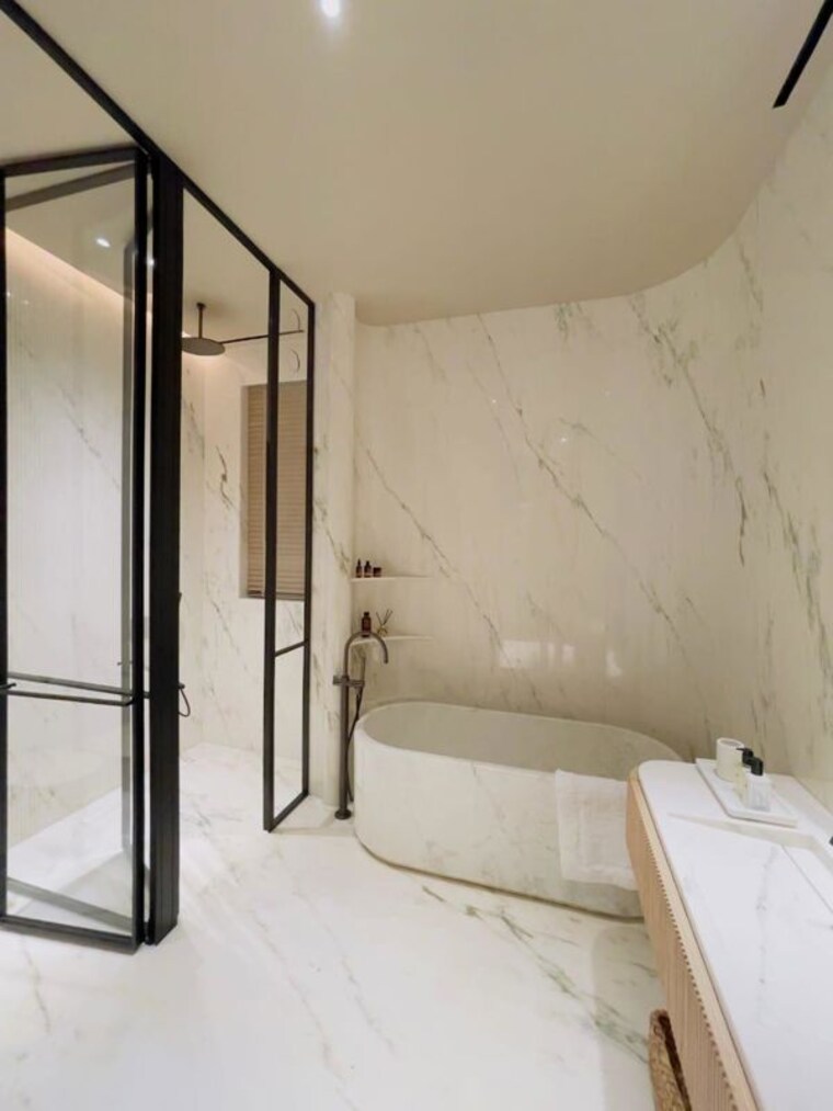 Bathroom, birla-niyaara 4 Bedroom 3800 Sq.Ft. Apartment In Worli Mumbai 10269388