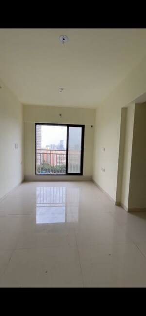 Room in 1 BHK Apartment at Sushanku Avenue 36, Goregaon West – for Rent
