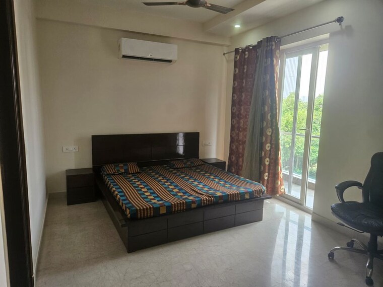 Bedroom, sector 72 3 Bedroom 250 Sq.Mt. Independent House In Sector 72 Noida 10269350