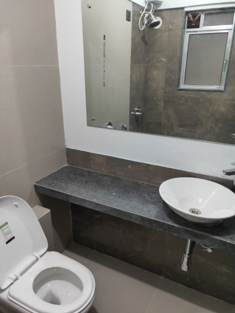 Bathroom, dlh-sorrento 3 Bedroom 1800 Sq.Ft. Apartment In Veera Desai Road Mumbai 10269434