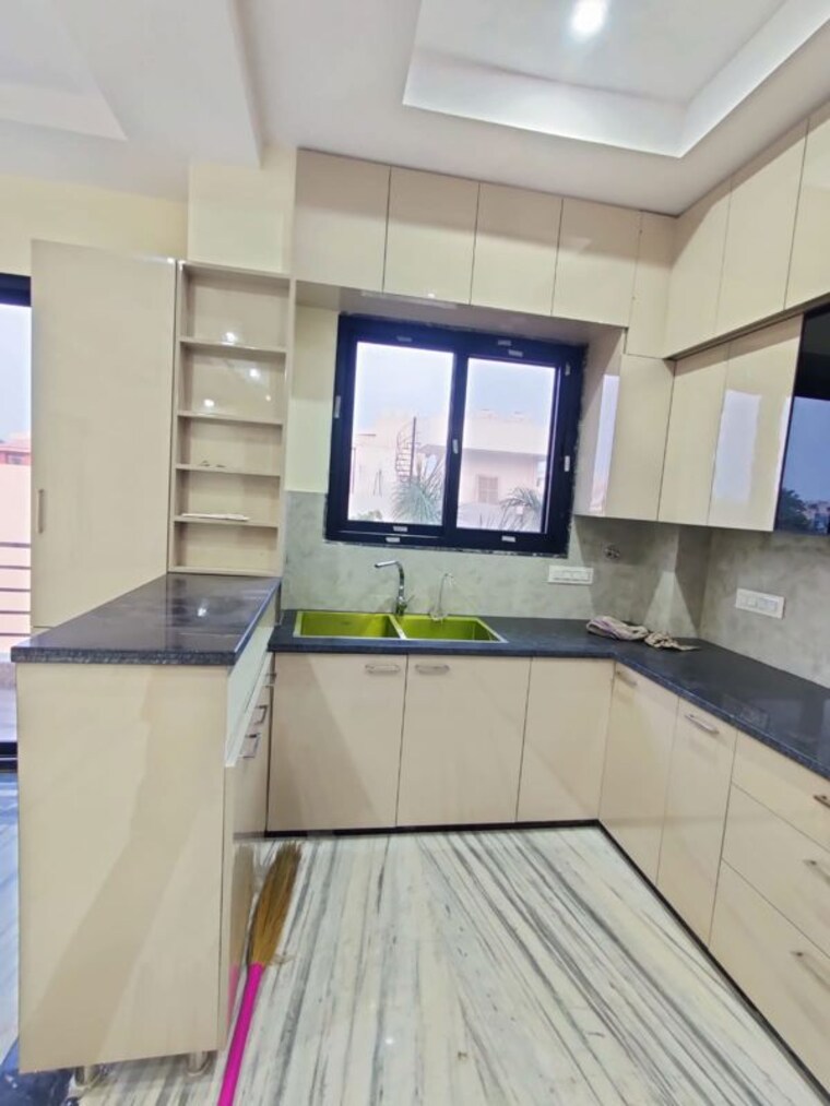 Kitchen, dlf-signature-residences 4 Bedroom 2230 Sq.Ft. Apartment In Dlf Phase iv Gurgaon 10269464