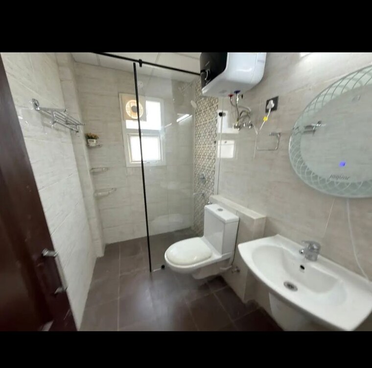 Bathroom, omaxe-new-chandigarh 3.5 Bedroom 1995 Sq.Ft. Builder Floor In North Mullanpur Chandigarh 10269405