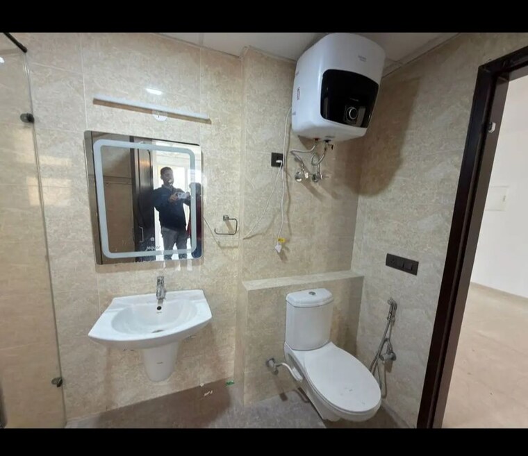 Bathroom, omaxe-new-chandigarh 3.5 Bedroom 1995 Sq.Ft. Builder Floor In North Mullanpur Chandigarh 10269405