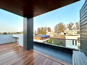 Balcony in 3 BHK Builder Floor at Sector 6 – for Rent