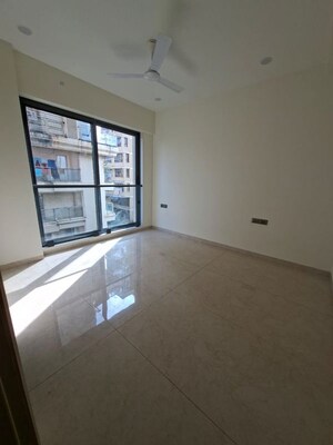 Room in 3 BHK Apartment at S Raheja Avisa, Bandra West – for Sale