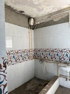 Bathroom in 3 BHK Apartment at Dalmal Park Apartments, Cuffe Parade – for Sale