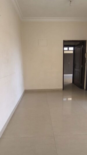 Room in 2 BHK Apartment at K Raheja Interface Heights, Malad West – for Rent