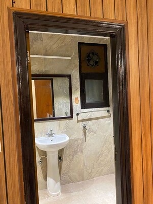 Furnished Amenities in 3 BHK Apartment at Indiabulls One 09, Sector 109 – for Rent