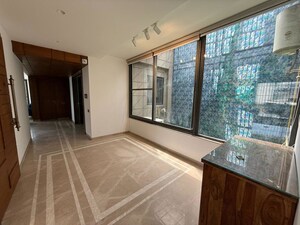 Room in 4 BHK Builder Floor at Delhi Cantonment – for Sale