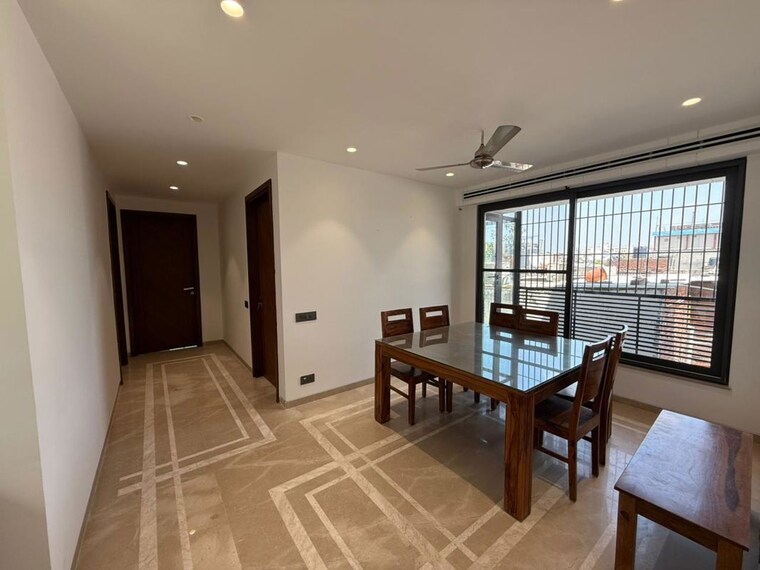 Living Room, delhi cantonment 4 Bedroom 400 Sq.Yd. Builder Floor In Delhi Cantonment Delhi 10269605