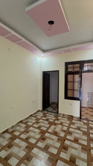 Room in 4 BHK Independent House at Jankipuram Vistar – for Sale