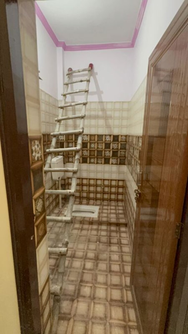 Bathroom, jankipuram vistar 4 Bedroom 1550 Sq.Ft. Independent House In Jankipuram Vistar Lucknow 10269577