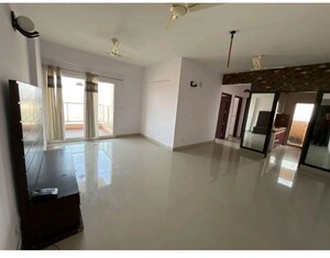 Room in 2 BHK Apartment at Eldeco Accolade, Sohna Sector 2 – for Rent