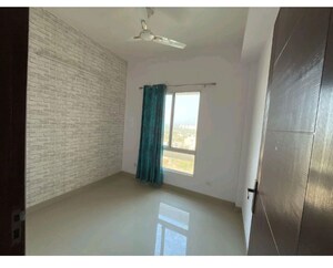 Room in 2 BHK Apartment at Eldeco Accolade, Sohna Sector 2 – for Rent