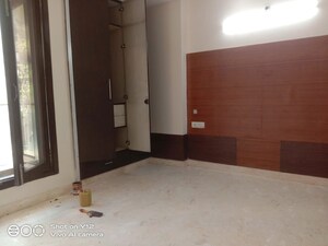 Room in 3 BHK Builder Floor at Delhi Cantonment – for Rent