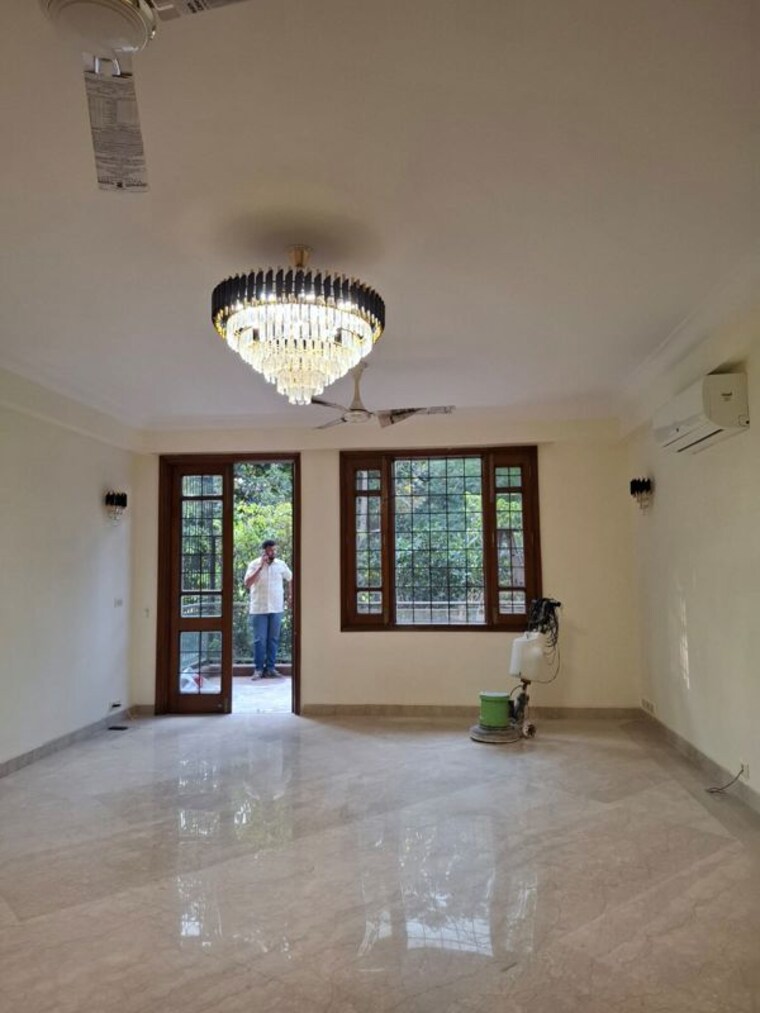 Hall, vasant vihar 4 Bedroom 3600 Sq.Ft. Builder Floor In Vasant Vihar Delhi 10269629