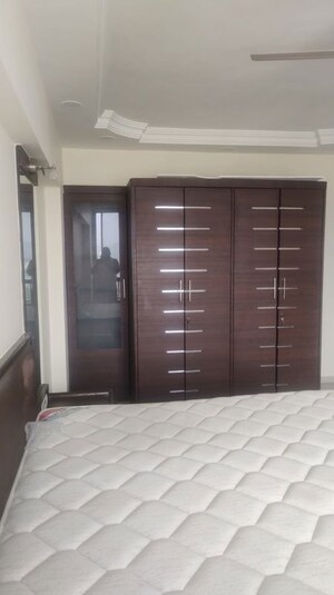 Master Bedroom in 3 BHK Apartment at Hiranandani Gardens Lake Castle, Powai – for Rent